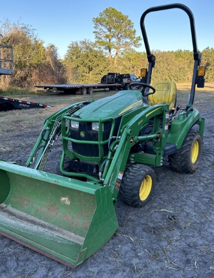 2022 John Deere 1023E Tractor