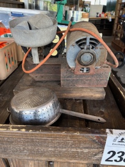 Magnetek Electric Antique Juicer