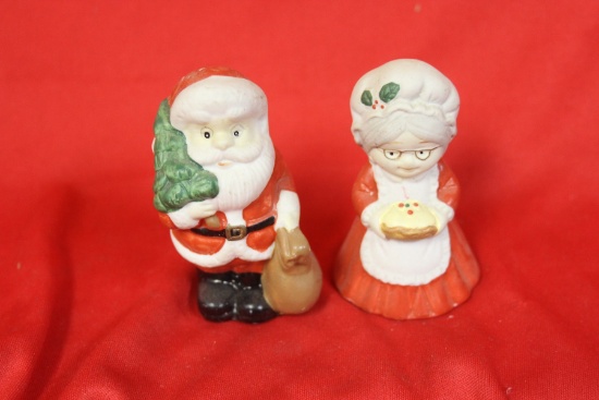 Set of Two Salt and Pepper Shakers