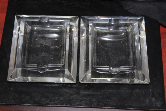 Lot of 2 Retro Style Clear Ashtrays