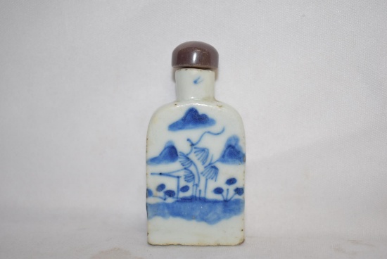 A Chinese Blue and White Porcelain Snuff Bottle
