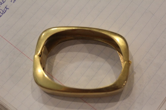 Retro Metal Hinged Bangle Bracelet