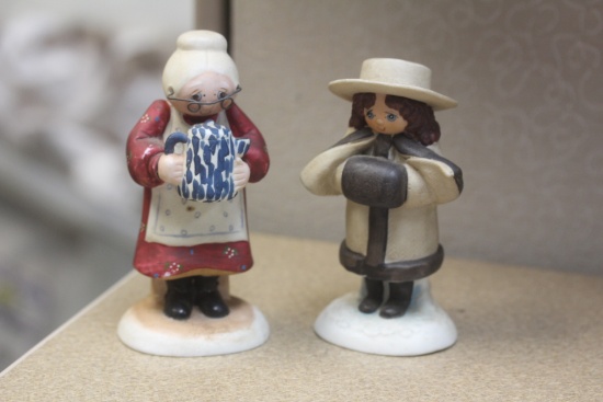 Lot of 2 Ceramic Figurines