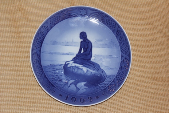 Royal Copenhagen Denmark 1962 Plate