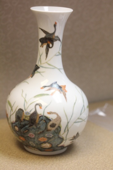 Hand painted antique Chinese Republic Period Vase
