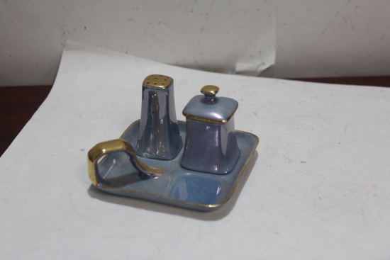 A Set of Ceramic Salt and Pepper Shaker