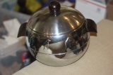 West Bend Company Penguin Form Pot
