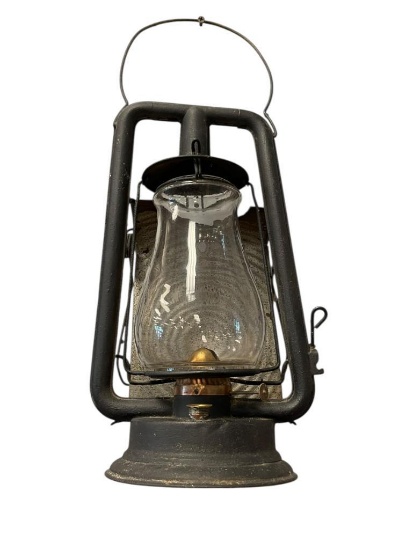 ANTIQUE C.T. HAM KEROSENE OIL LANTERN HORSE / WAGON LANTERN WITH SPRING CLIP