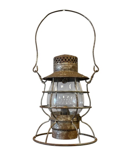 20TH CENTURY RAYO NO. 39 W.B. RAILROAD LANRERN WITH CLEAR GLASS GLOBE