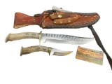 KEN RICHARDSON NAVAJO ANTLER HANDLED FIXED BLADE TWO KNIFE SET IN LEATHER SHEATH