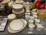 NEW TRADITIONS NED3 DISCONTINUED PATTERN WHITE AND GOLD PATTERN CHINA