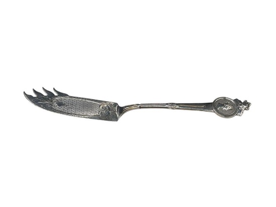 ANTIQUE 1864 ENGLISH HALLMARKED COIN SILVER CROSBY & MORSE MEDALLION PATTERN CHEESE SERVING KNIFE