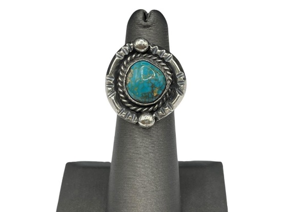 STERLING SILVER TURQUOISE RING FEATURING ROUND TURQUOISE