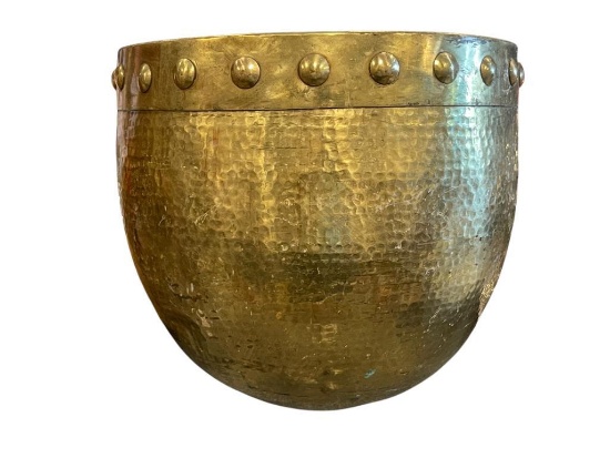 HAMMERED BRASS ROUND BOTTOM PLANTER