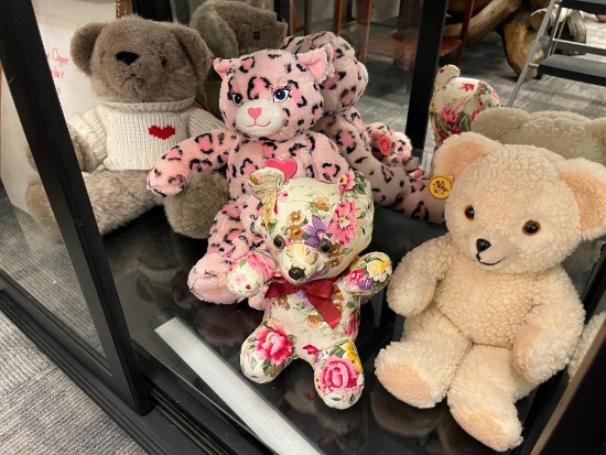 FIVE STUFFED TEDDY BEARS, 1986 RUSS SNUGGLE BDEAR, BUILD A BEAR WORKSHOP, 1984 AND 1986 TEDDY BEARS