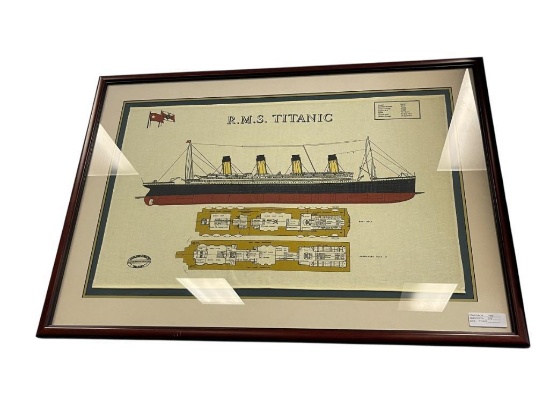 VINTAGE HARLAND & WOLFF MARTITIME HERITAGE COLLECTION R.M.S. TITANIC FLAG BANNER