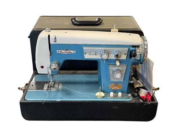 VINTAGE REMINGTON 133 ZIG ZAG SUPER DE LUXE SEWING MACHINE WITH CASE