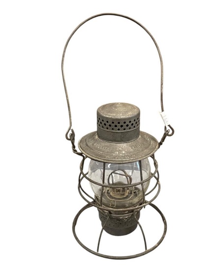 EARLY 20TH CENTURY VACLITE RAILROAD LANTERN WITH ORIGINAL EMBOSSED CLEAR GLASS GLOBE