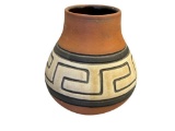 1910'S WELLER SOUEVO NATIVE AMERICAN DESIGN CARVED POT ARTS AND CRAFTS / MISSION STYLE POTTERY