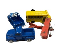 DECORATIVE METAL AND CERAMIC AUTOMOBILES