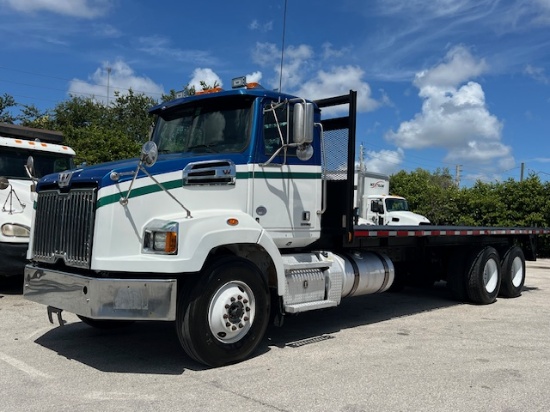 2016 WESTERN STAR 4700 TANDEM AXLE 24' FLATBED TRUCK WITH MOUNTINGS FOR PIGGY BACK FORKLIFT