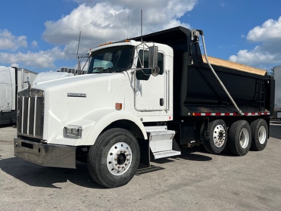 2005 KENWORTH T800 TRI AXLE DUMP TRUCK WITH STEEL BED CAT C13 TURBO DIESEL