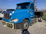 2003 freightliner shed hauler truck with carriage