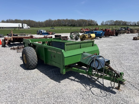 John Deere 450 manure spreader