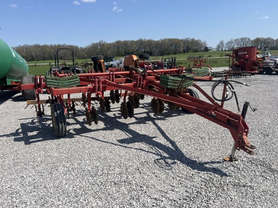Row Crop Cultivator