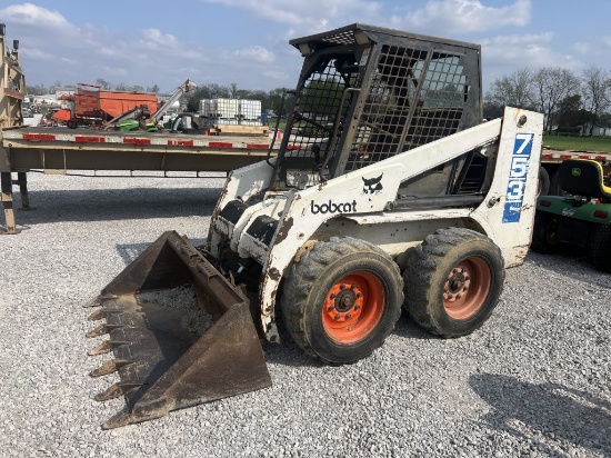 Bobcat 753 skid steer showing 4402hrs