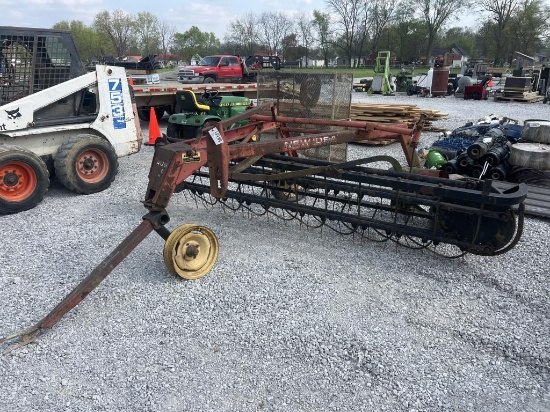 New idea hay rake