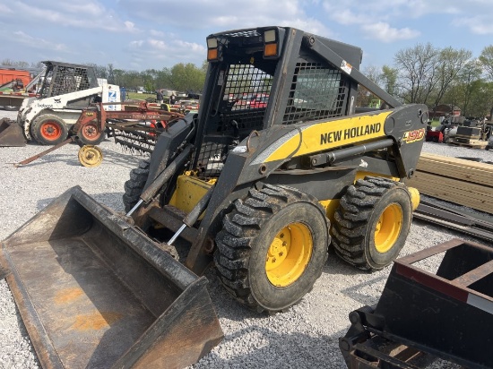 New Holland L190 showing 3515Hrs