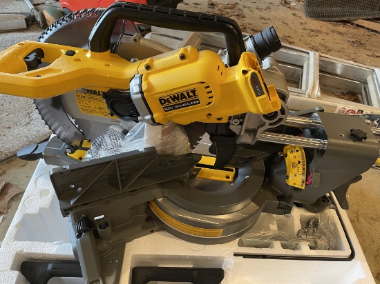 (NEW) DeWalt 12" Miter Saw