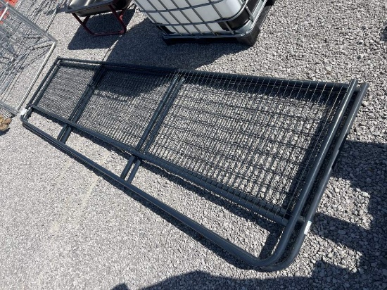 1x blue 16’ 2”x 4” wire gate