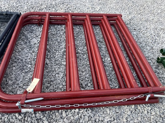 3x 4’ red Gates