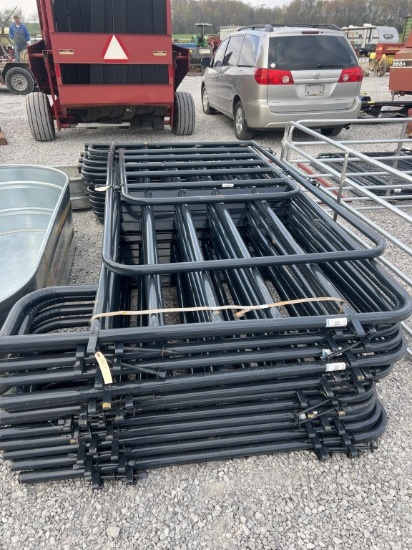New round pen set 15x 12’ corral panels plus 4’gate