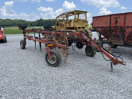 Rhino 10 Wheel Rake