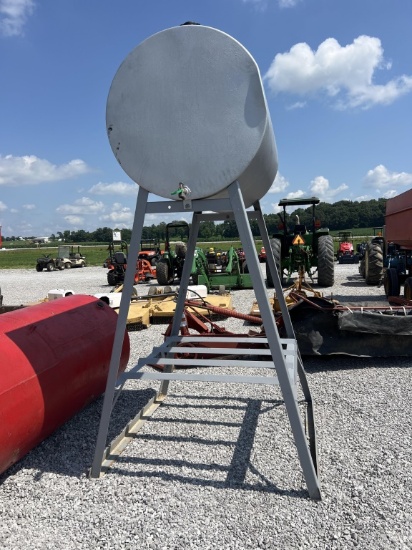 Fuel tank approx. 250 gallons
