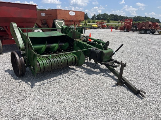 John Deere 14T Baler