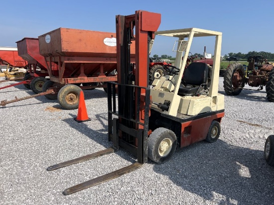 Nissan Forklift. Recent oil change.