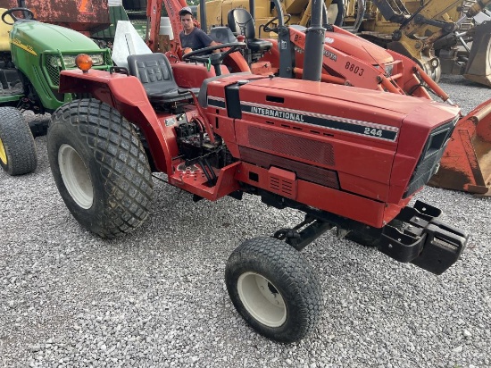1992 International 244 tractor