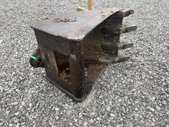 Trackhoe bucket 16-18"