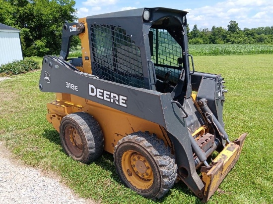 2015 John Deere 318E