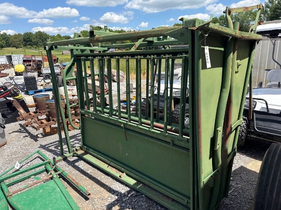 Powder River Heavy Duty Cattle Squeeze Chute