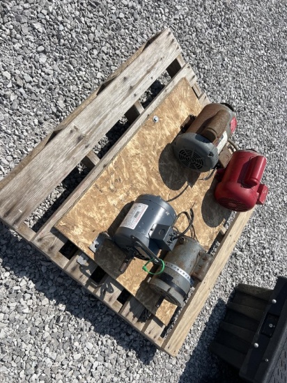 1 pallet of 4x electric motors. All motors run.