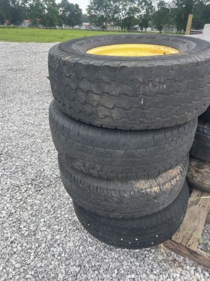 Set of 4 15" tire + rim