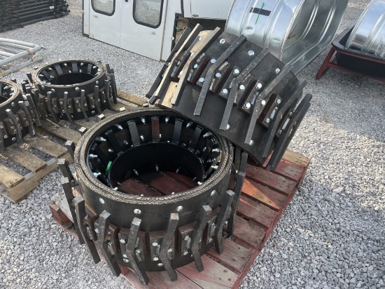 Set of 2 steel wheels 30in high x 16in wide