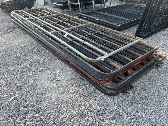 8x gates. 7x 16ft and 1x 14ft gates
