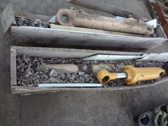 Lot of 4 Hydraulic Cylinders