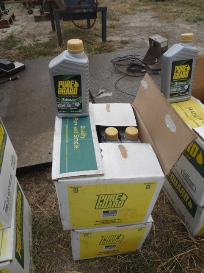 2 Cases of Motor Oil 5w-30 , 24 Quarts